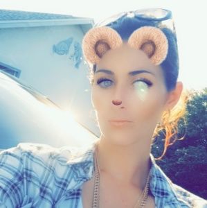 Meet your Posher, Pamela